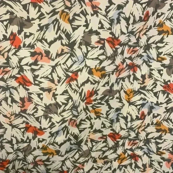 BCBGeneration top w back cutouts,  light, airy, button-down tunic - Picture 3 of 5